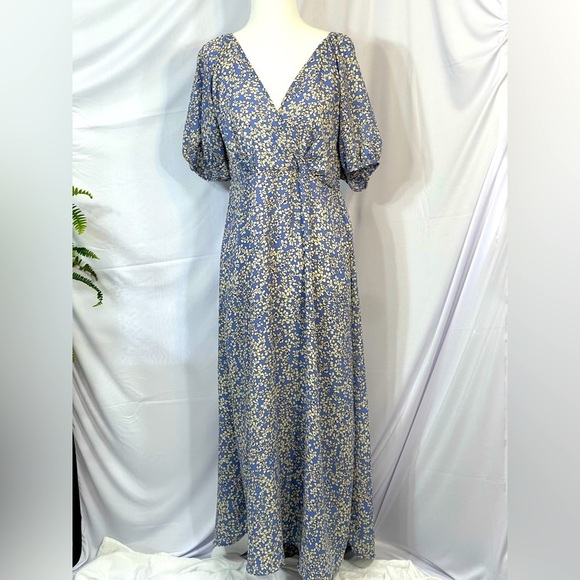 Only blue and white floral v neck midi dress women’s size L - Picture 2 of 13